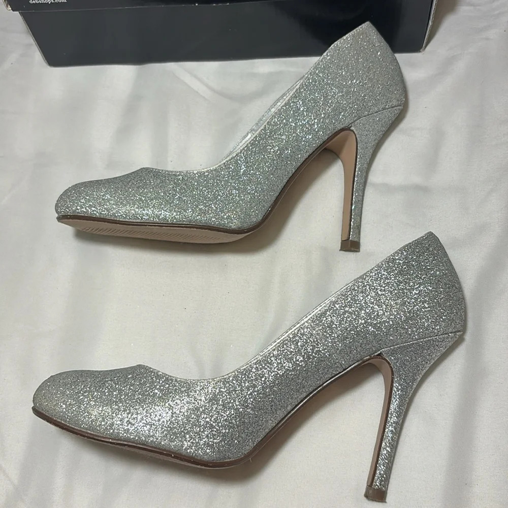 Deb Silver Sparkle Pumps 3 1/2” Heel - Picture 4 of 8